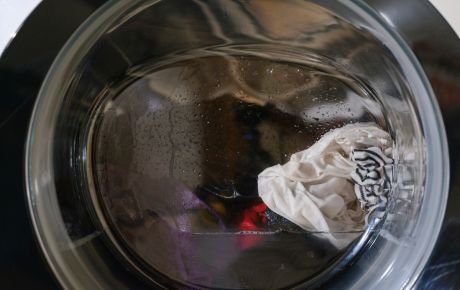 Πού καταλήγει το πλαστικό από τις ταμπλέτες του πλυντηρίου;