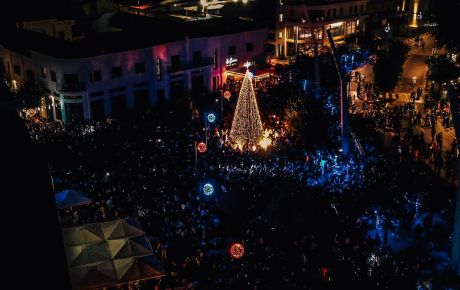 Η Πάφος φωτίζεται και γιορτάζει